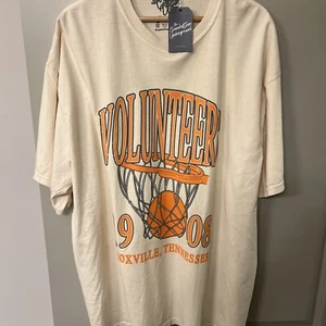 Vintage Logo Tennessee Volunteers Basketball T-Shirt Men's Size XXL/3XL - Picture 1 of 3