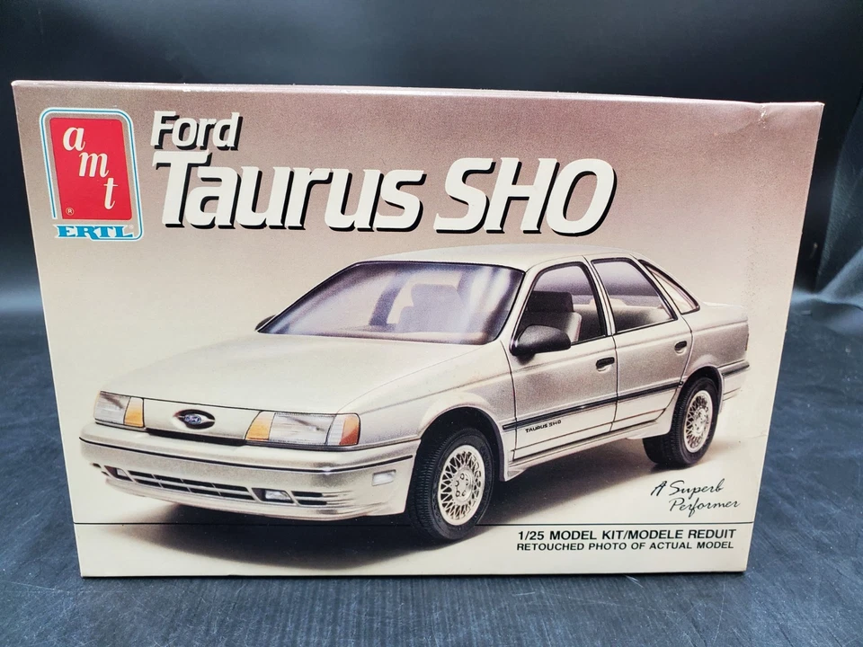 🚦🔥😎AMT ERTL Ford Taurus SHO  1:24 Scale Car Model Kit Unassembled😎🔥🚦 - Image 1 of 4