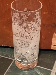 1 Jack Daniels 6,25" Schneeflocke bedeckt kleines Glas *gebraucht* oder2 - Bild 1 von 3