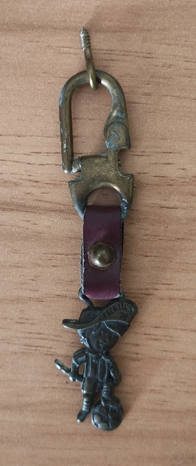 MASCOT GAUCHITO FIFA FOOTBALL WORLD CUP ARGENTINA 1978. Vintage Keychain - Image 1 of 1