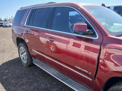 Conjunto de puerta delantera derecha usado se adapta a: GMC Yukon 2017 delantera derecha grado B Foto 1 de 4