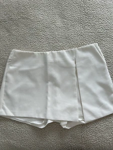 English Factory Tuckernuck Skort Ivory Pickle Ball Tennis Shorts Skirt Size L - Picture 1 of 10