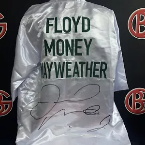 Floyd Mayweather Jr. Accappatoio da boxe firmato Money verde e bianco autografato BAS - Foto 1 di 4