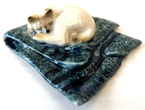 KLIMA K964 Miniature statuette en porcelaine - CHAT SUR SERVIETTES N° 11 CAT - Imagen 1 de 5