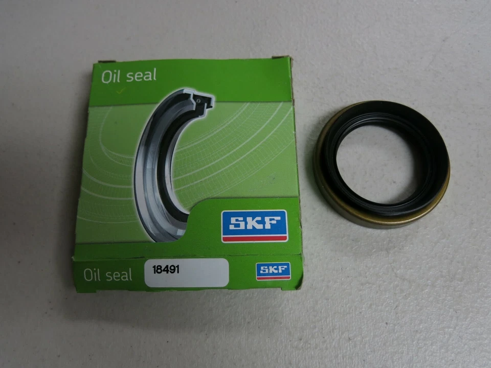 Vedação de eixo SKF 18491 (2 peças) compatível com Lexus, Toyota 1996 - 2016 - Imagem 1 de 1