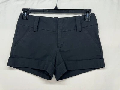Shorts feminino Alice + Olivia algodão gancho duplo e fecho de olho bainha punho preto 2 - Imagem 1 de 4
