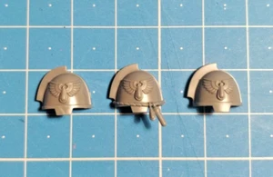 BA Primaris Upgrade Bits Gravis Shoulder Pads x3 Blood Angels Space Marines Bitz - Foto 1 di 1