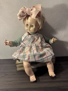 Muñeca bebé vintage 1969 Effanbee pelo rubio enraizado 17" - Imagen 1 de 23