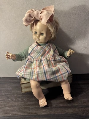 Muñeca bebé vintage 1969 Effanbee pelo rubio enraizado 17" Foto 1 de 4