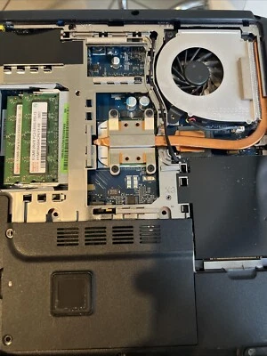 Acer Travelmate 5103wlmi vista Laptop - spares or repairs - Image 1 of 4