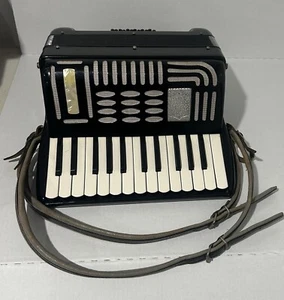 Vintage Francini Accordion With Hard Case - Picture 1 of 8