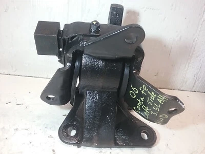 Soporte de montaje del motor lado izquierdo Hyundai Santa Fe 2003-2006 3,5 L AWD automático ZC85 Foto 1 de 4