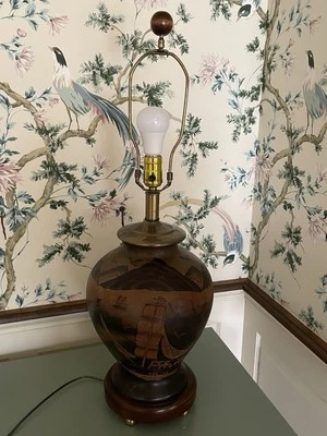 Lámpara de tarro de jengibre grande pesada de colección años 70 Japón pintado a mano velero escena de montaña Foto 1 de 4