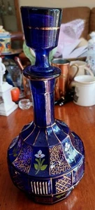 ANTIQUE BRISTOL/COBALT BLUE, GILT RELIEF, FLOWER PAINTED BAVARIAN DECANTER. - Picture 1 of 8