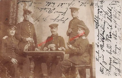 Photo AK 1.WK Soldats Épaulettes 84 En Jouant Aux Cartes Schleswig - Photo 1/2