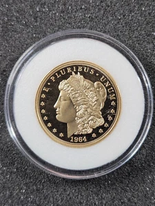 ✨ 2023 $25 GOLD COOK ISLANDS 1/2 OZ 24% PURE MORGAN EAGLE GOLD COIN (0.12 AGW) - Picture 1 of 2
