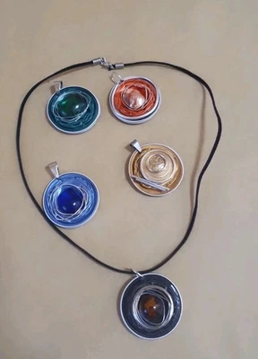  Schmuck Set 5 Nespresso Anhänger Blau , Grün  , Gold, Braun, Lachs - Bild 1 von 4