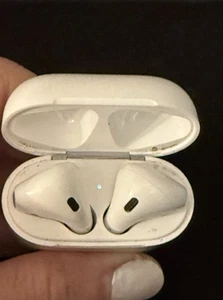 Apple Air Pods 2nd Generation With Charging Case-Tested! - Photo 1 sur 6