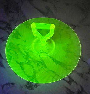 Imperial Glas gedrehte Optik mittiger Griffplatte kanariengelb Vaseline Uran - Bild 1 von 9