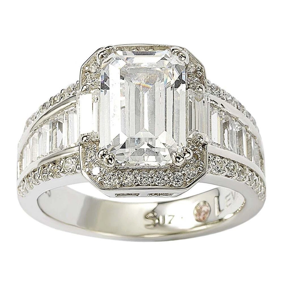 Anillo de compromiso Suzy Levian de plata esterlina blanco corte esmeralda circonita cúbica Foto 1 de 1