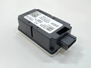 2017 - 2020 TESLA MODEL 3 TPMS TIRE PRESSURE MODULE UNIT RECEIVER OEM 111858000C - Picture 1 of 9