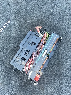 BMW E46 330ci 00-06 cupé caja de fusibles relé Sam OEM 01 02 03 04 05 Foto 1 de 4