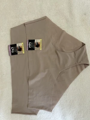 Par de líneas de panty Maiden Form corte libre hipster sin visibles talla XL/8 18,00 Foto 1 de 4