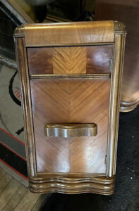 Waterfall Nightstand. Art Deco Style For Your Bedroom Set Great Condition