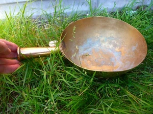 Antique Brass Old Melting Pan Flower Pot Planter Garden Patio Flower Feature - Picture 1 of 9