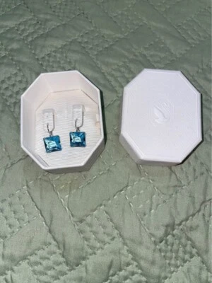 Pendientes Swarovski Millenia Azul Corte Cuadrado Cristal Chapado en Rodio 5619472 NUEVO Foto 1 de 4