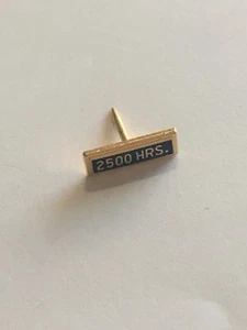 Vintage kleine 2500 HRS Stunden Krawatte Tac Anstecknadel ^ - Bild 1 von 5