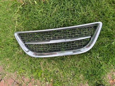 Saab 9-7x 2005-2009 rejilla central con montaje de moldura Foto 1 de 4