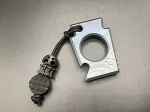 OEG EDC x Urban EDC Apribottiglie blu titanio SFK EDC - Foto 1 di 5