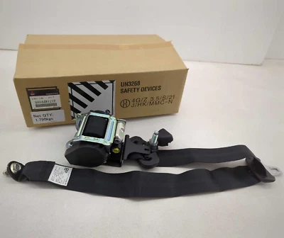 Nuevo cinturón de seguridad OEM Mitsubishi segunda fila diestro negro 2022-2024 Outlander 88844W121P Foto 1 de 4