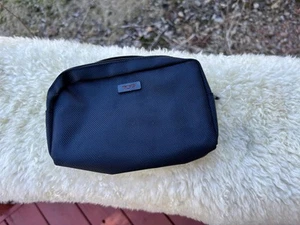 TUMI small cosmetic travel bag - Picture 1 of 5