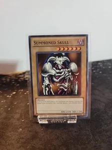 Cráneo Invocado DEM1-EN001 Mazo Demostración Ilimitado - Imagen 1 de 2