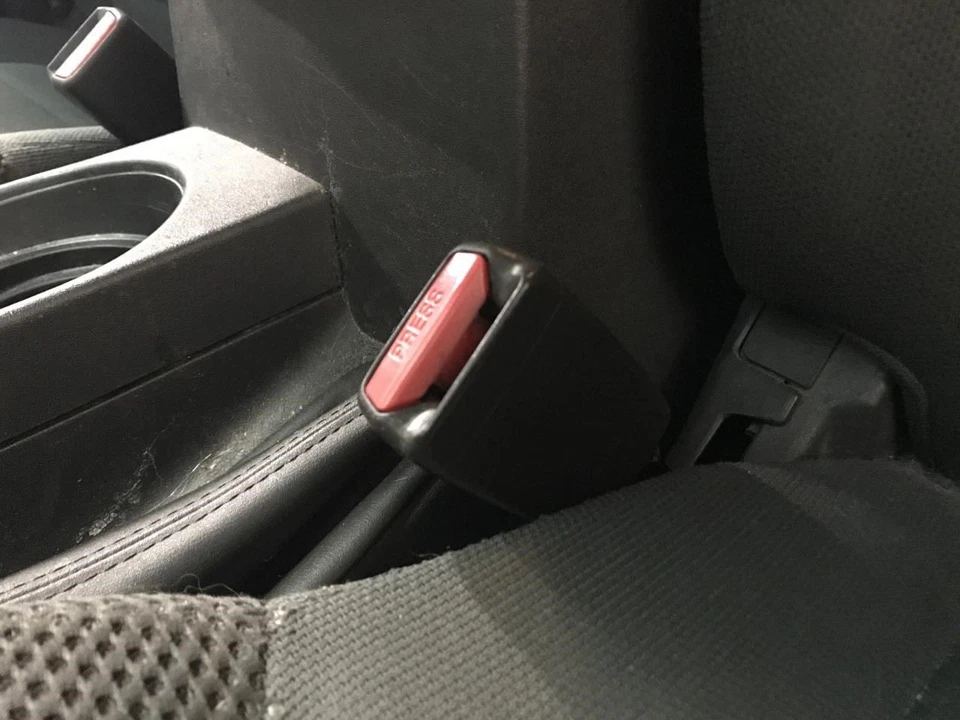 Seat Belt Front Bucket Driver Buckle Fits 05-10 FRONTIER 2406947 — 第 1/1 张图片