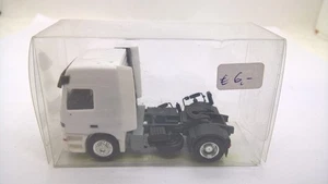 Herpa Mercedes Actros Sattelzugmaschine solo weiß zweichasig (86) - Bild 1 von 5