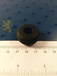 Bague caoutchouc patte fixation radiateur Peugeot 203 403 204 304 404 504 604 - Picture 1 of 13