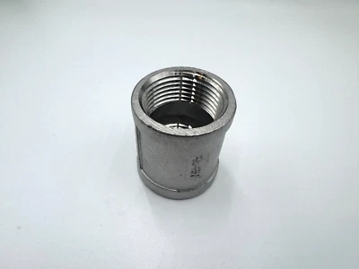 FC-050  STAINLESS STEEL COUPLING 1/2" NPT FEMALE PIPE FITTING - Image 1 of 3
