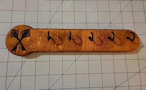 Hecho a mano: Gancho para llaves de 5 puntos de madera grabado con láser - Nuevo con envío gratuito - Imagen 1 de 13