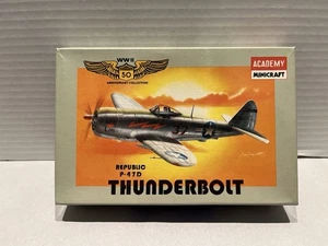 1/144 ACADEMY/MINICRAFT P-47D THUNDERBOLT. Sigillato in fabbrica. - Foto 1 di 2