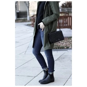 Jeffrey Campbell Women’s Sz 9 Black Ankle Boots Chelsea Rubber Waterproof Rain - Picture 1 of 9