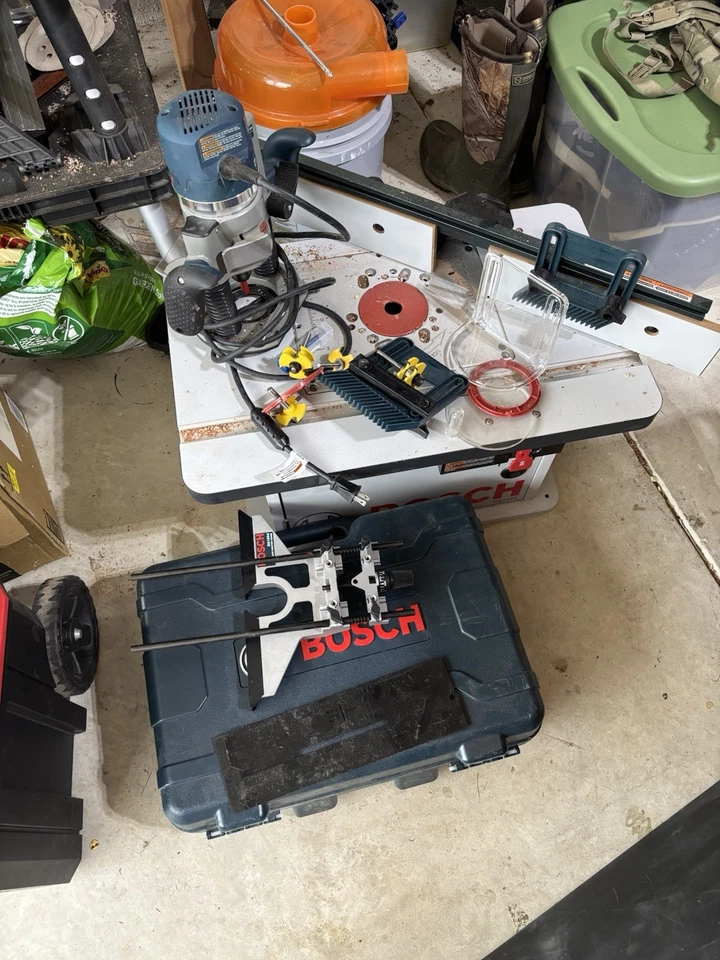 Bosch Cabinet Style Router  set - Image 1 of 1