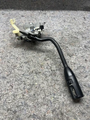 2004-2015 Nissan Titan Steering Column Mounted Automatic Gear Shifter Assembly - Image 1 of 4