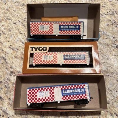 3 TYCO Ho Scale "Ralston Purina Co." Reefer Railroad Box Cars Boxcars #4554 - Image 1 of 4