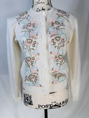 Cárdigan Vintage Pequeño Sofisticado Bordado Con Cuentas Cottagecore Pequeño Foto 1 de 4