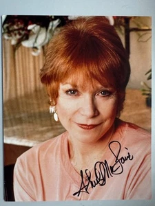 Shirley MacLaine - Film - original Autogramm - Großfoto 25 x 20 cm - Picture 1 of 1