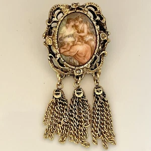 Vintage Victorian Revival Portrait Cameo Brooch Pin Two ladies W/ Tassels GT - Imagen 1 de 3