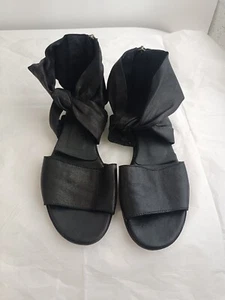 LD Tuttle Size 38.5 Black Gladiator Leather Sandals - Picture 1 of 16